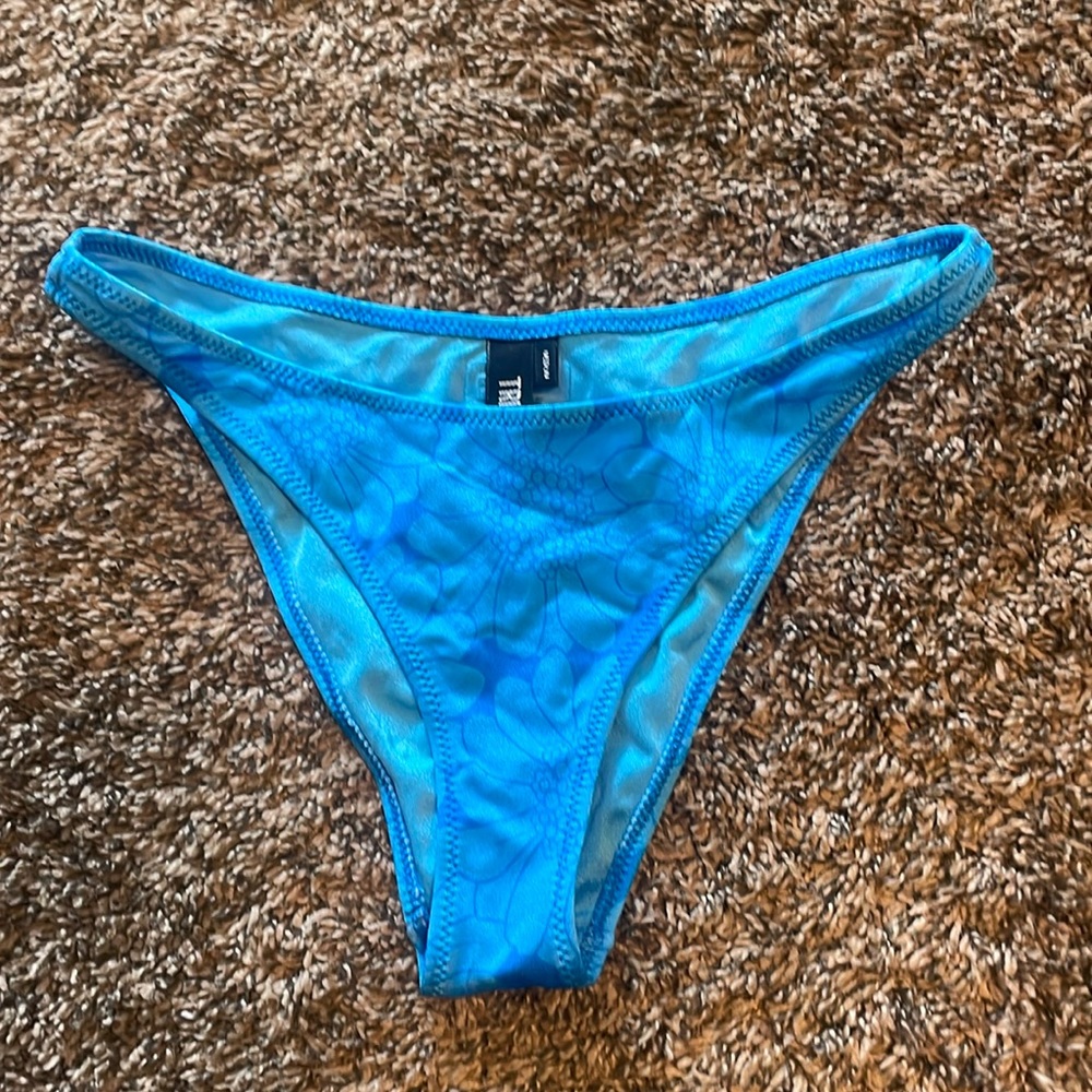 Triangl cheeky bikini set